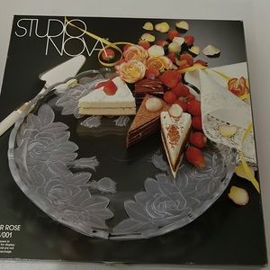 Holiday winter rose tray